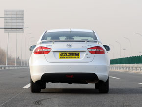 運動范兒家用車 試駕江淮和悅1.5L MT運動版 卓眾汽車網