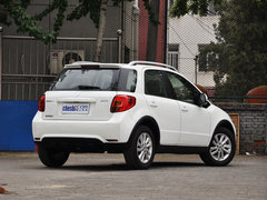 長安鈴木 酷銳版 1.6L 手動 車輛右側尾部視角