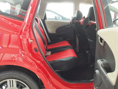 廣汽本田  飛度 1.3L MT 第二排座椅正視圖