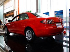 一汽馬自達 2.0L 自動 車輛左后45度視角