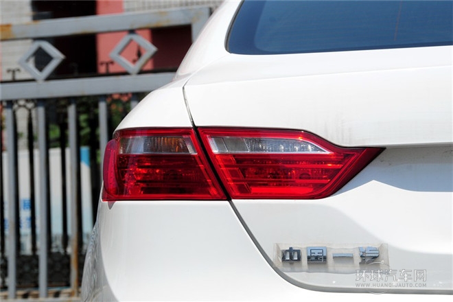 2014款 2.0L 手動舒適型