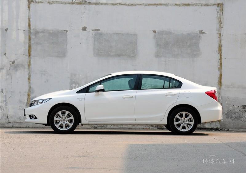 2013款 十周年紀(jì)念 1.8L 自動(dòng)舒適版