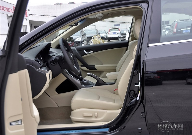 2013款 2.0L 豪華版