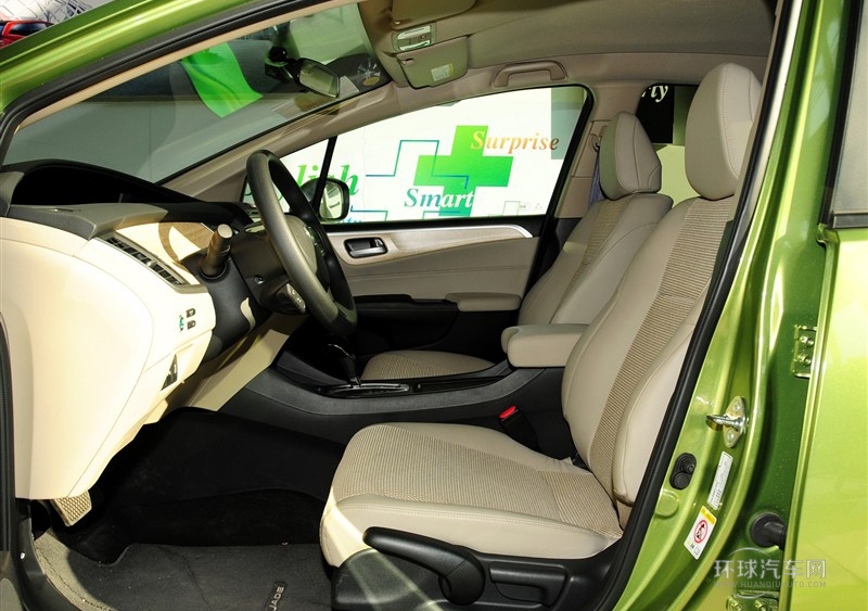 2013款 1.8L 自動舒適版 5座