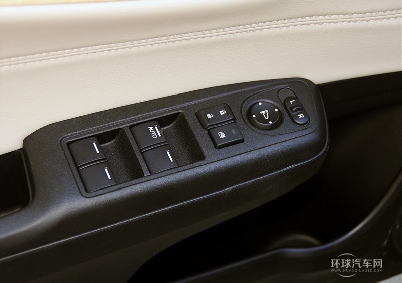 2013款 1.8L CVT豪華版 5座