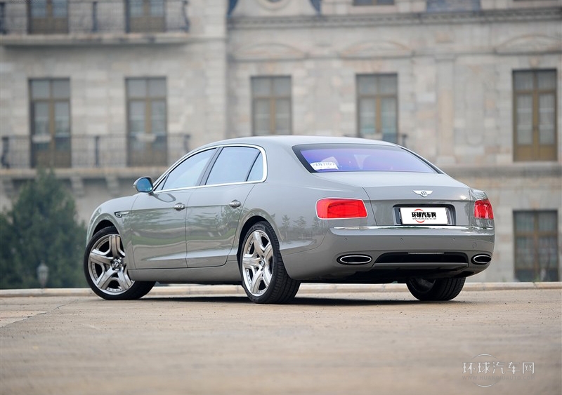 2013款 6.0T W12 尊貴版