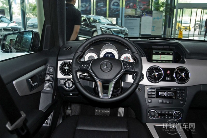 2013款改款GLK300 4MATIC時(shí)尚版