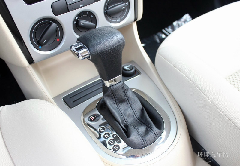 2013款 經(jīng)典 1.6L 自動風(fēng)尚版