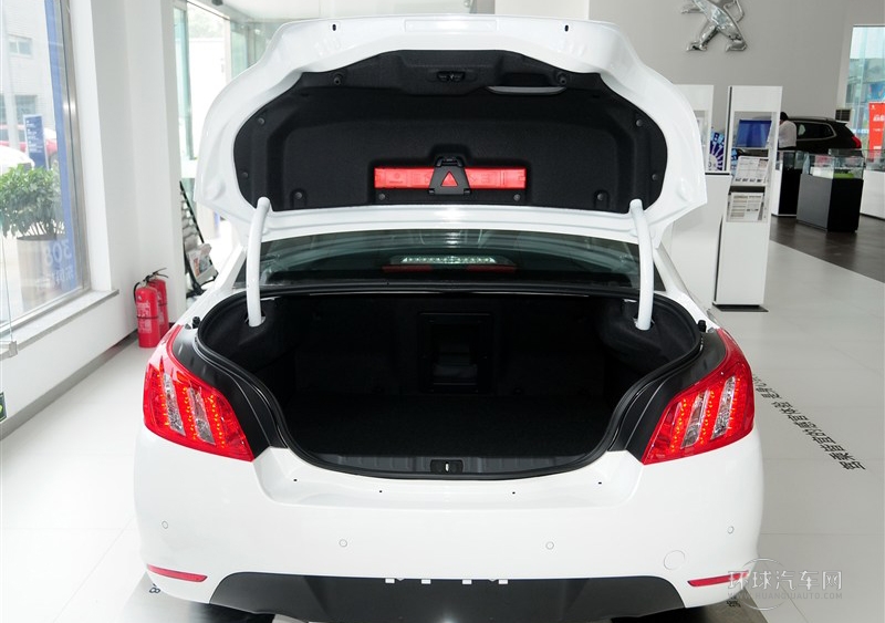 2013款 2.0L 兩周年紀念 自動智享版