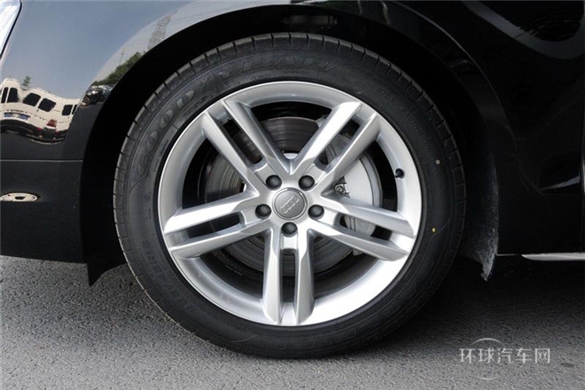 2013款 A8L 30 FSI 專享型