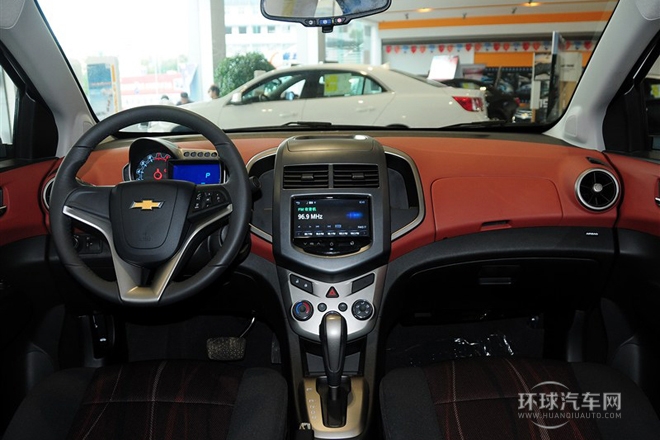 2013款 三廂 1.6L AT SX 風(fēng)尚影音版