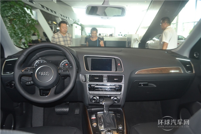 2013款 40 TFSI 舒適型