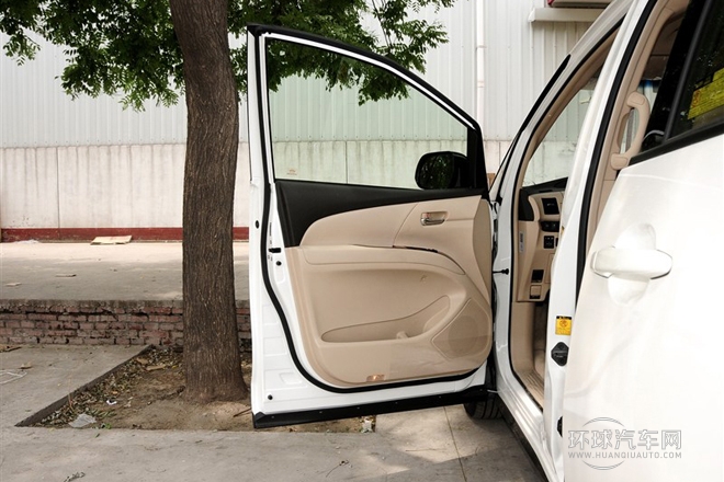 2012款 2.4 7人座標準版