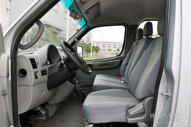 2014款 2.5T御利寶物流車標(biāo)配短軸中頂ZD25