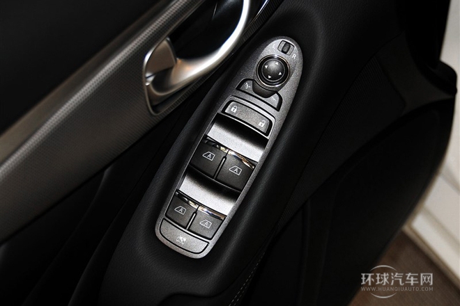 2014款 3.7L 舒適版