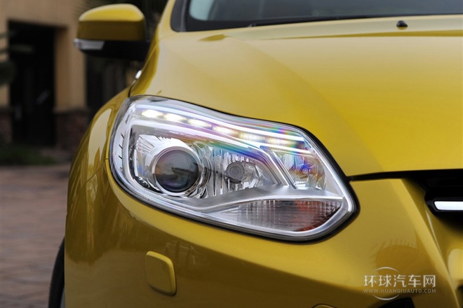 2012款 兩廂 2.0L MT豪華運動型