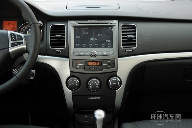 2011款 2.0T 柴油兩驅(qū)自動豪華導航版