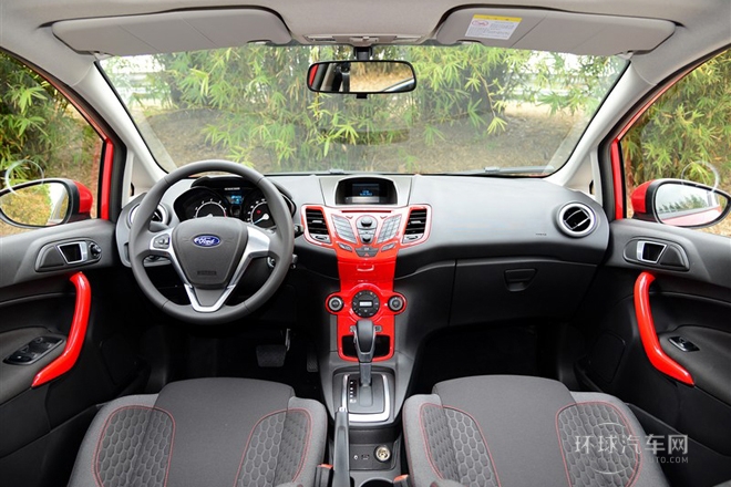 2013款 兩廂 1.5L 自動(dòng)運(yùn)動(dòng)型