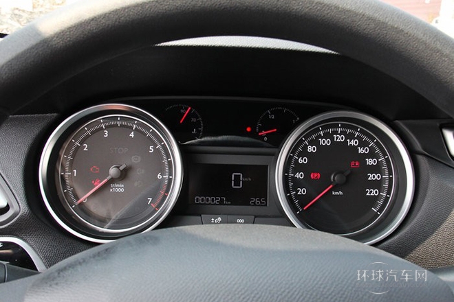 2014款 1.8L 自動(dòng)領(lǐng)先版