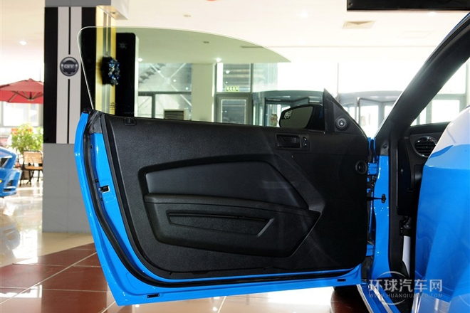 2013款 5.0L GT自動(dòng)標(biāo)準(zhǔn)型