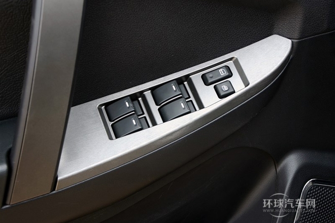 2014款 2.0L 自動尊貴型