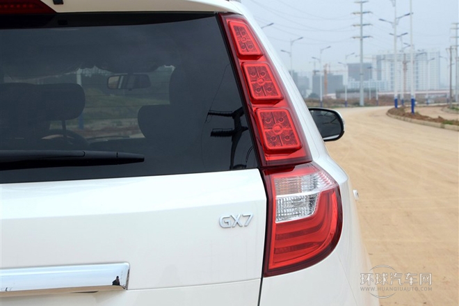 2014款 2.0L 自動尊貴型