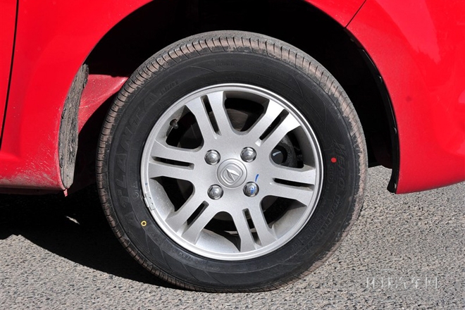 2012款 1.0L 手動(dòng)時(shí)尚版 國V