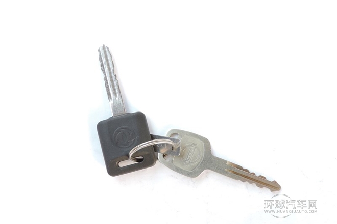 2012款 2.4L兩驅高級版7座ZN6494