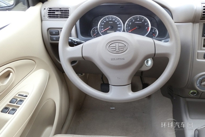 2014款 1.3L 手動(dòng)7座超值版