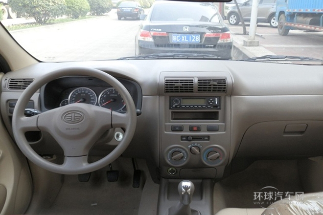 2014款 1.3L 手動7座超值版