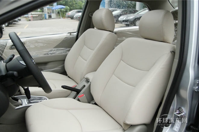 2013款 1.5L 自動(dòng)豪華型