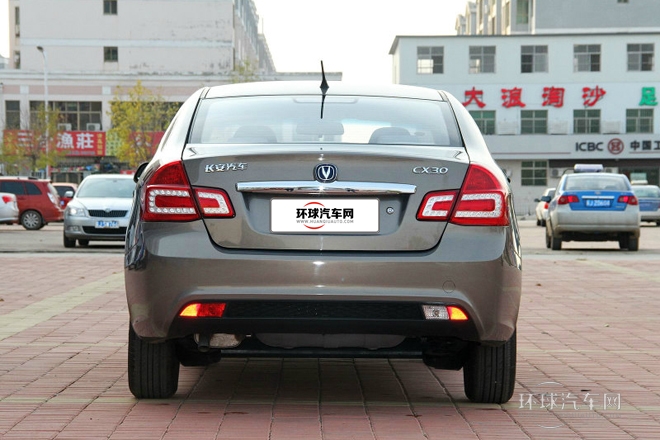 2012款 三廂 1.6L 手動(dòng)舒適型