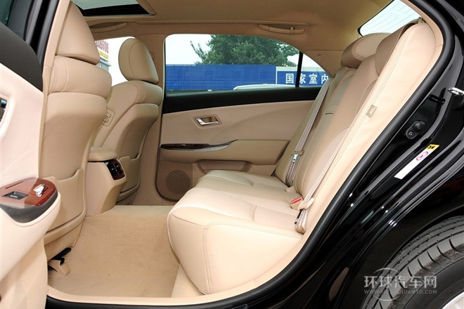 2012款 V6 2.5L Royal 導航版