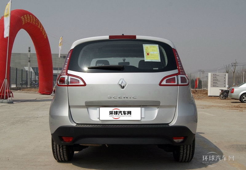 2012款 2.0 風(fēng)景時尚版