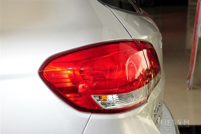 2013款 升級版 1.5T 手動四驅精英型