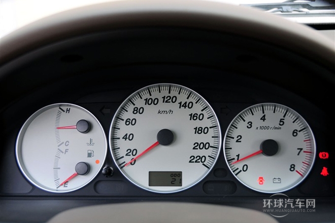 2011款 1.3L 手動(dòng)豪華型