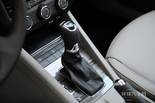 2015款 1.6L 自動逸俊版