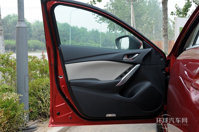 2014款 2.0L 藍天時尚版