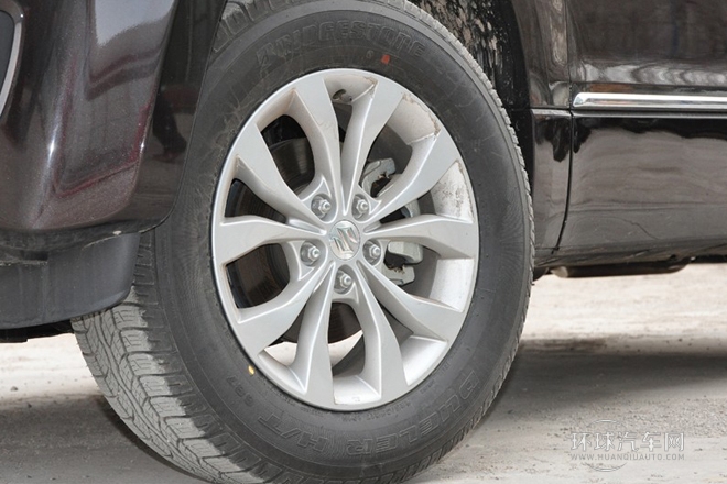 2012款 2.4L MT豪華導航5門版