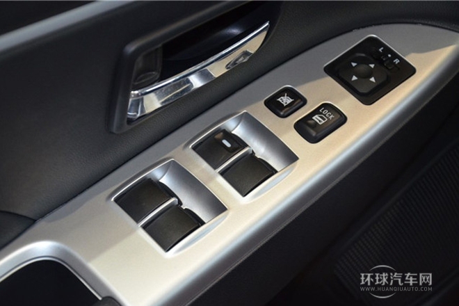 2013款 2.0L 自動(dòng)四驅(qū)旗艦版