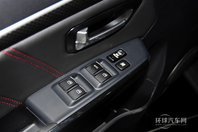 2015款 2.0T 手動四驅精英型