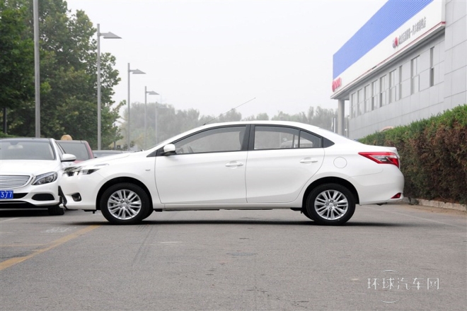 2015款 1.5L 自動智享星光版