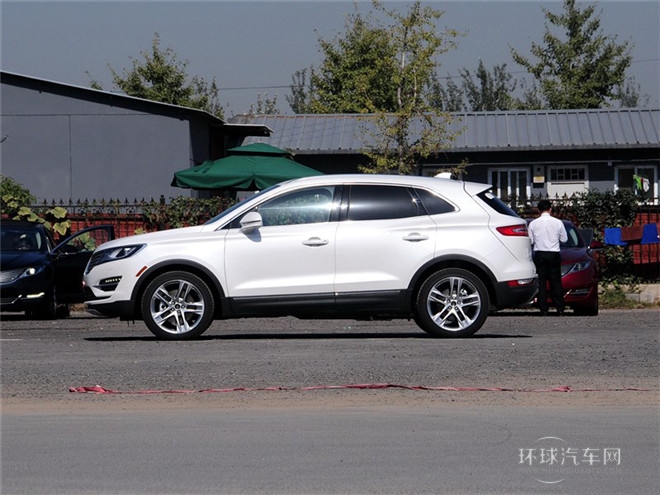 2014款 2.0T 四驅尊雅版