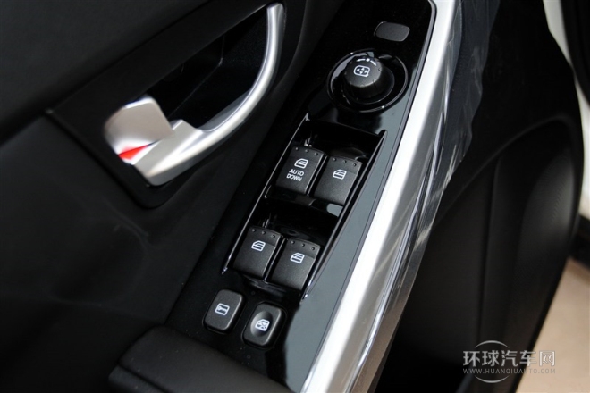 2015款 2.0L 兩驅手動致真版