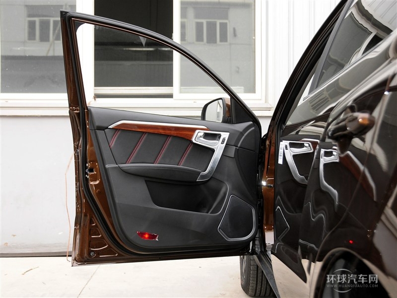 2015款 運動版 2.0L 自動尊貴型