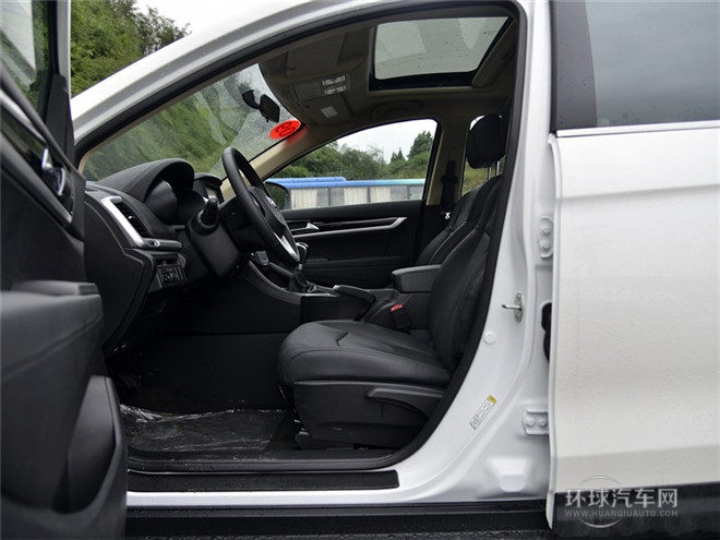 2015款 2.0L 手動智逸型