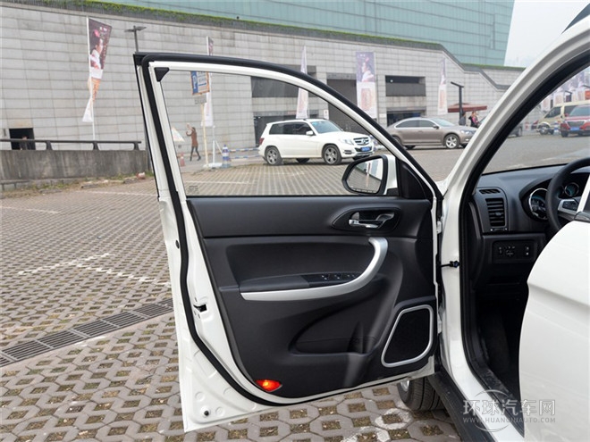 2015款 1.6L 自動(dòng)尊貴型 國(guó)IV