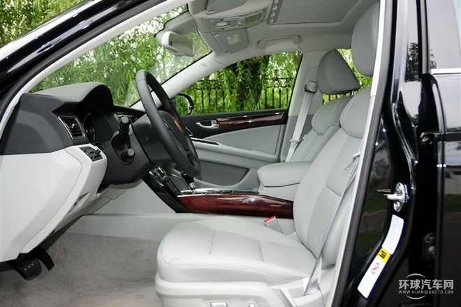 2015款 3.0L 尊貴型