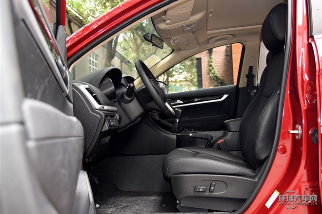 2015款 2.0L 手動閱兵版