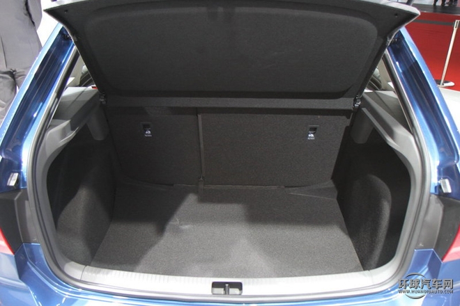 2015款 230TSI DSG舒適型